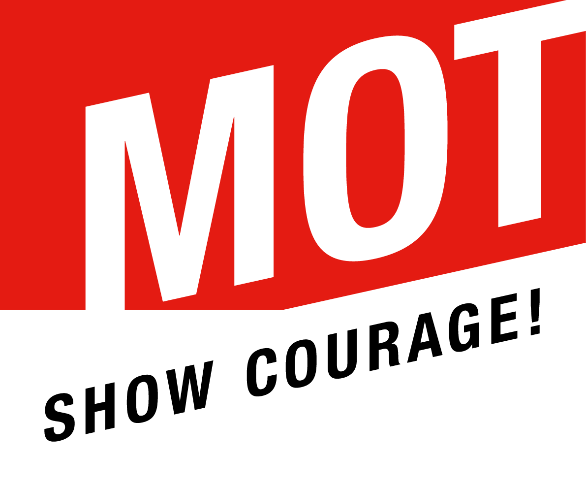 Rødt/hvitt todelt bilde, med teksten MOT Show Courage! - Klikk for stort bilde